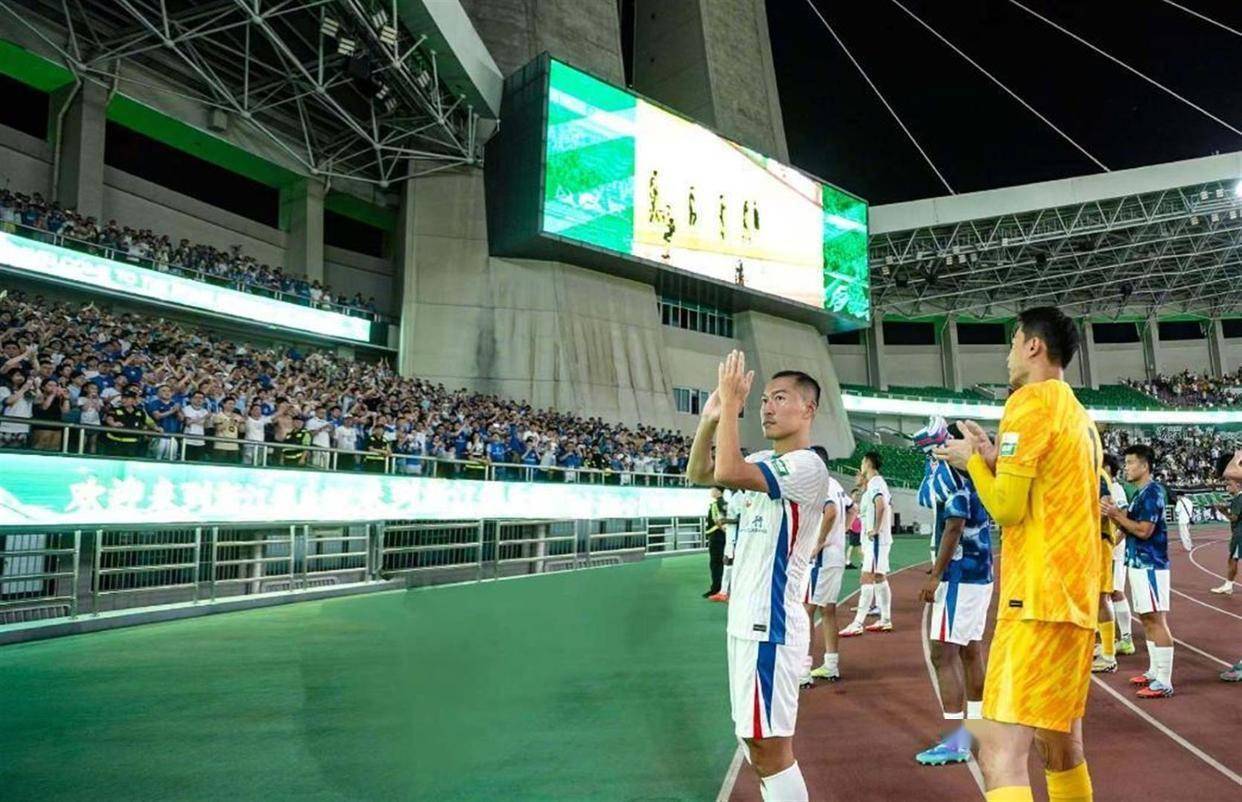 关键时刻费耶诺德刷新队史纪录——亚冠节点到来,震撼外界,球队文化再被提及的简单介绍 关键时刻费耶诺德刷新队史纪录——亚冠节点到来,震撼外界,球队文化再被提及的简单介绍