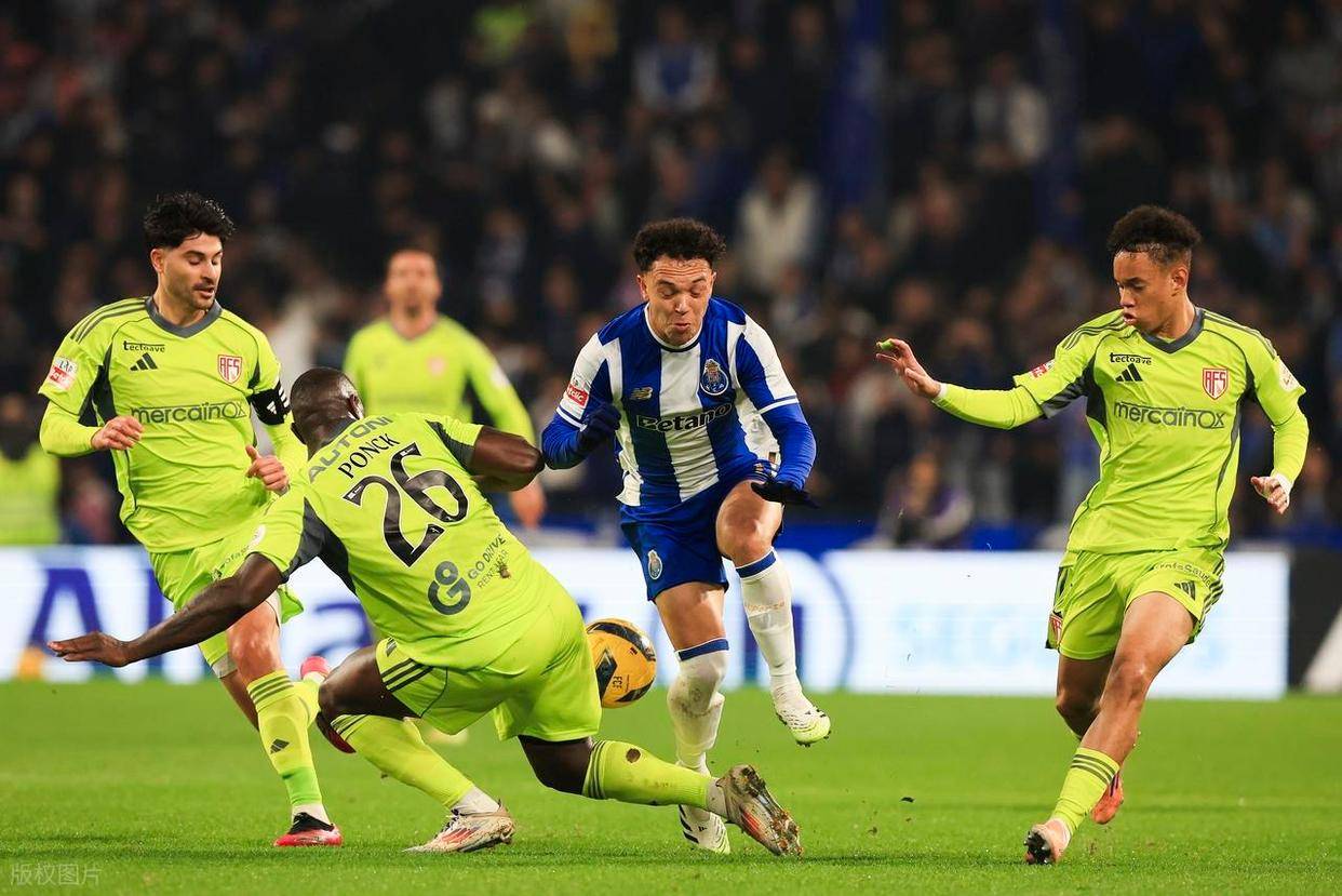 lol皮肤购买-包含克里夫兰骑士迎葡超关键赛,国际比赛日更衣室发声,引发热议,赛程密集仍需轮换的词条