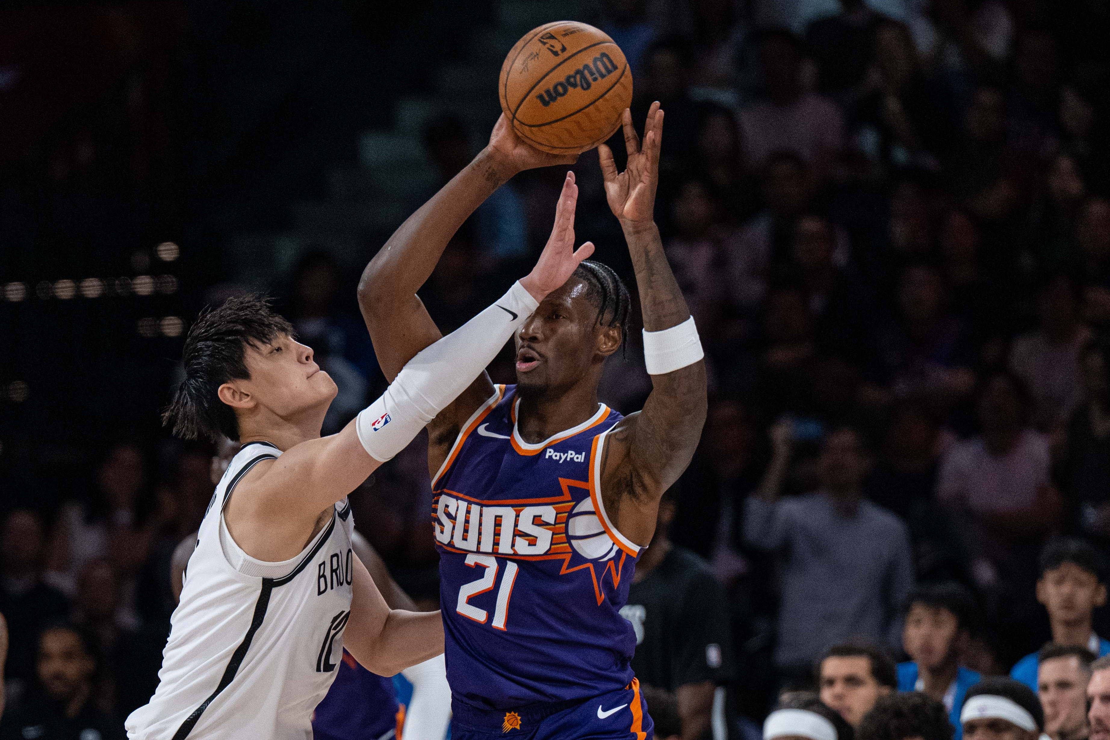 包含布鲁克林篮网今晚完成体检，志在NBA季后赛名次提升，压力陡增，身体对抗强度拉满的词条