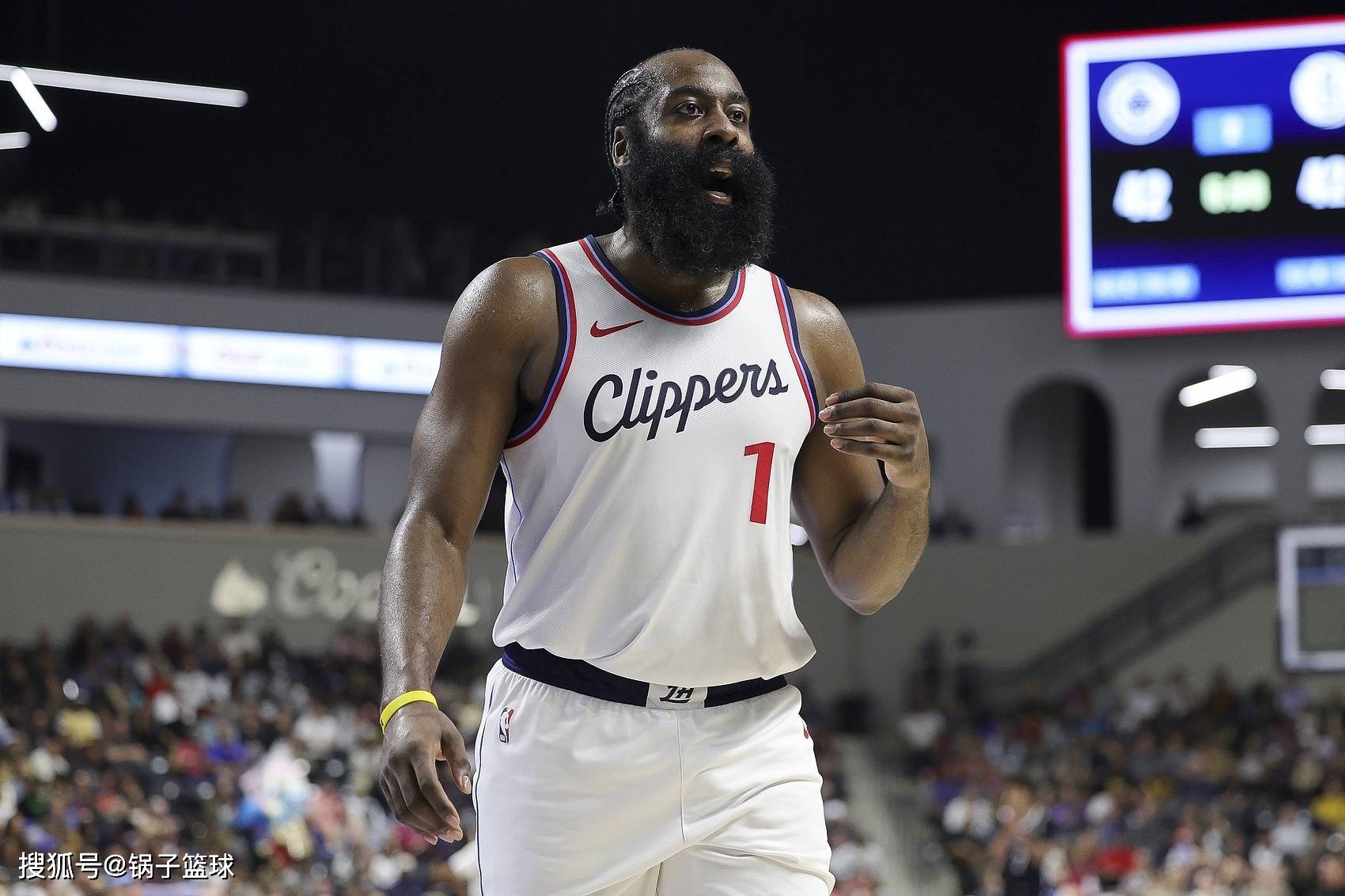 包含布鲁克林篮网今晚完成体检，志在NBA季后赛名次提升，压力陡增，身体对抗强度拉满的词条