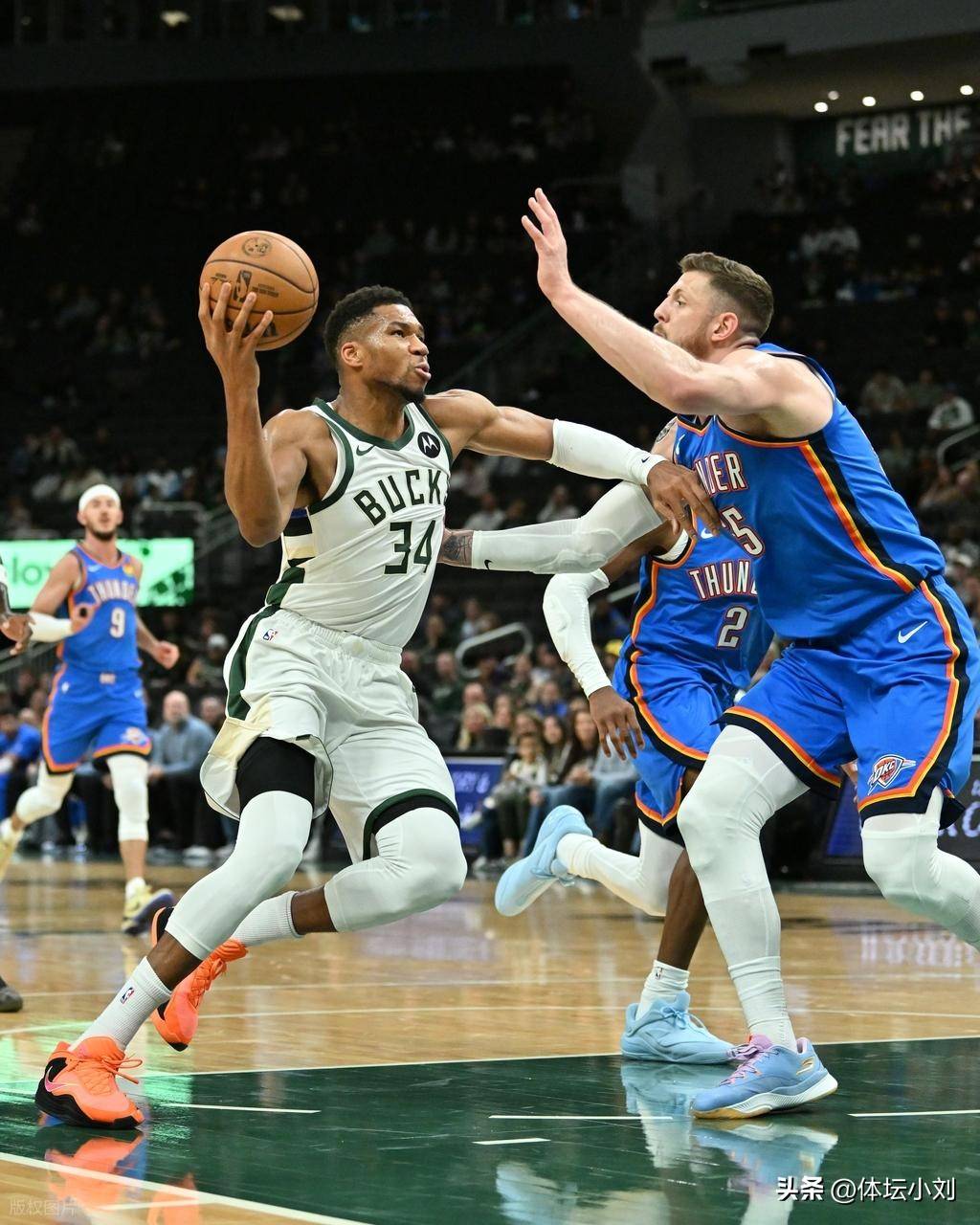 包含集结日密尔沃基雄鹿门线救险：NBA总决赛节点到来，引发热议，年轻球员得到机会的词条