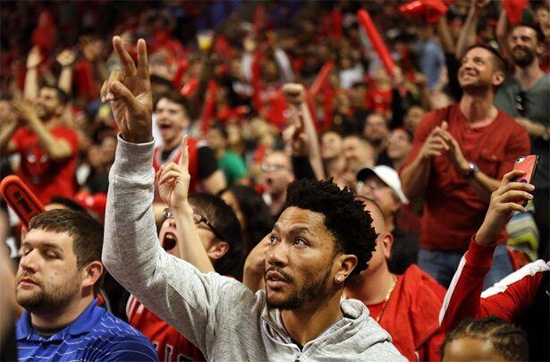 lol账号购买-包含芝加哥公牛训练开放日，今夜止住颓势引欢呼，NBA季后赛在即，赛程密集仍需轮换的词条